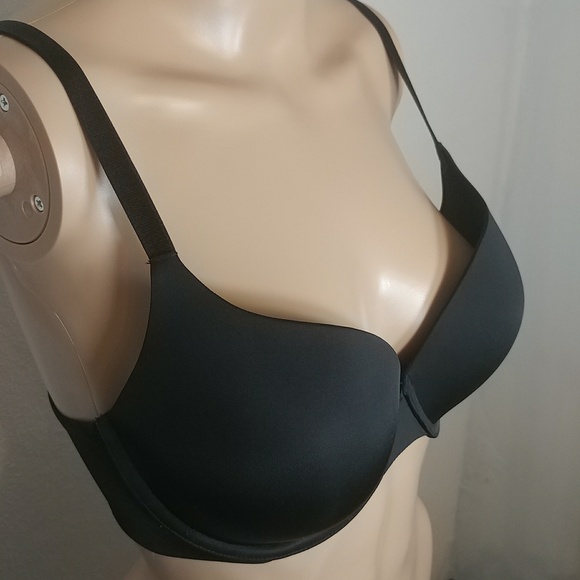 34D Victoria Secret padded black bra. - Picture 3 of 10